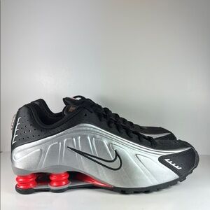 Nike Shox R4 Metallic Sliver Black Red Women’s Size 8.5 Sneakers
